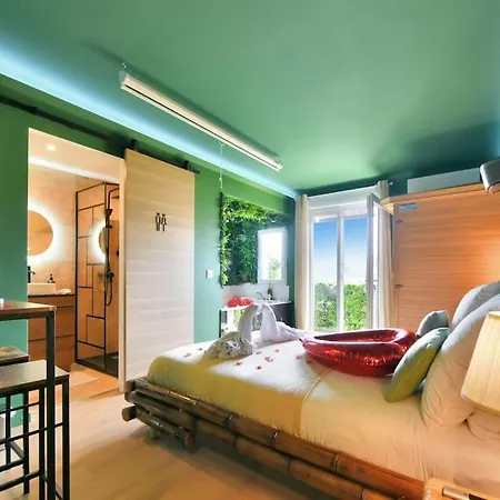 Jungle - Jacuzzi, Sauna & Video-projecteur *
