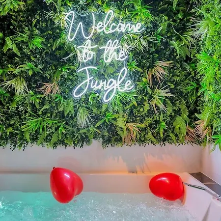 Jungle - Jacuzzi, Sauna & Video-projecteur Appartement Cannes